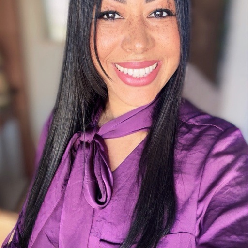 Ana Silvia Lopes 